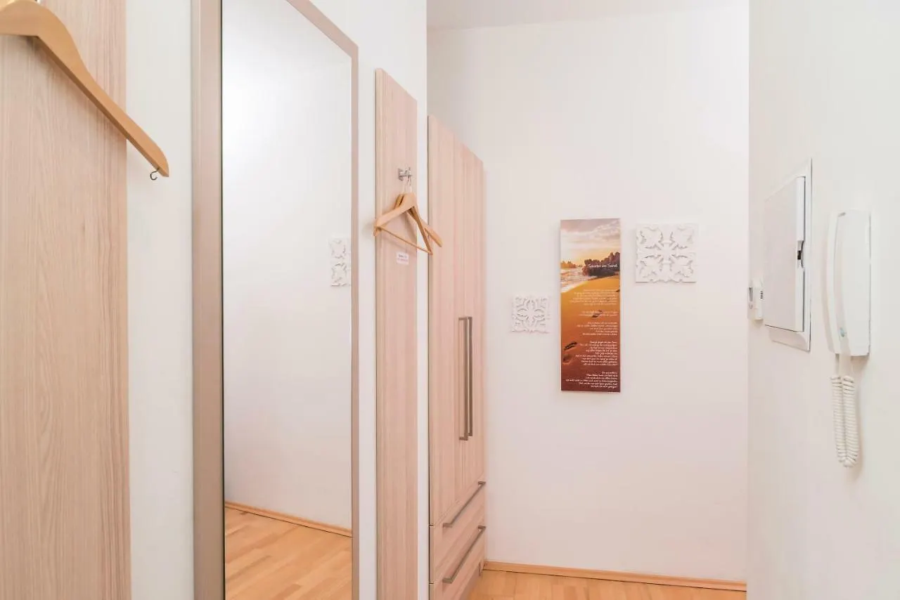 Tiny Hideaway Apartment Vienna