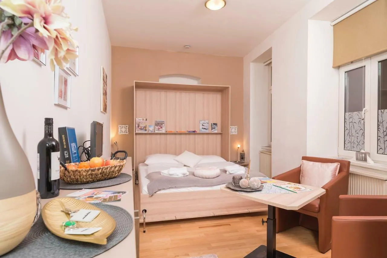 Tiny Hideaway Apartment Vienna