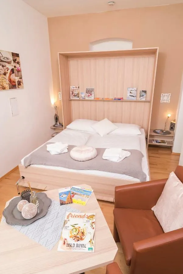 Tiny Hideaway Apartment Vienna